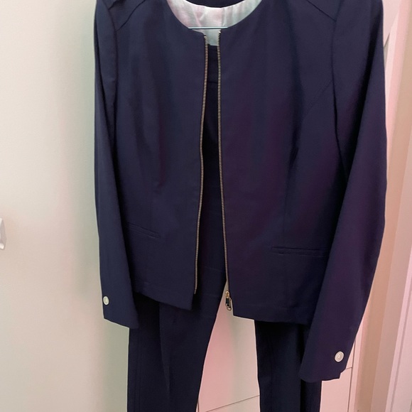 Hugo Boss suite - Picture 3 of 7